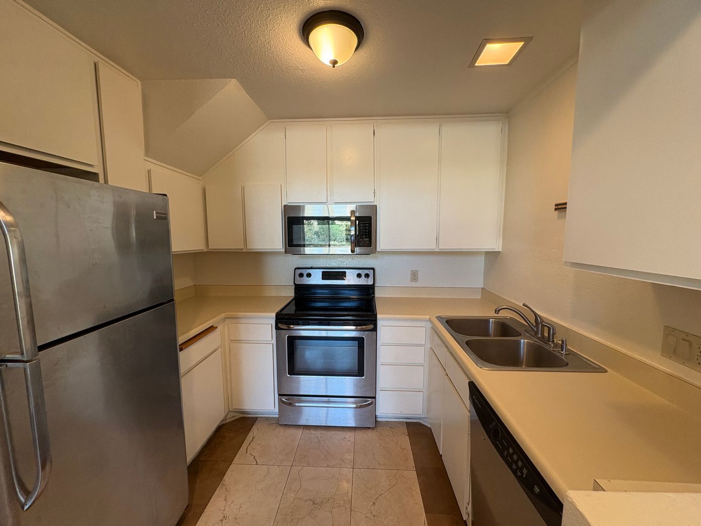 4050 Porte La Paz #47 - San Diego - California - 1 bed, 1 bath rental property