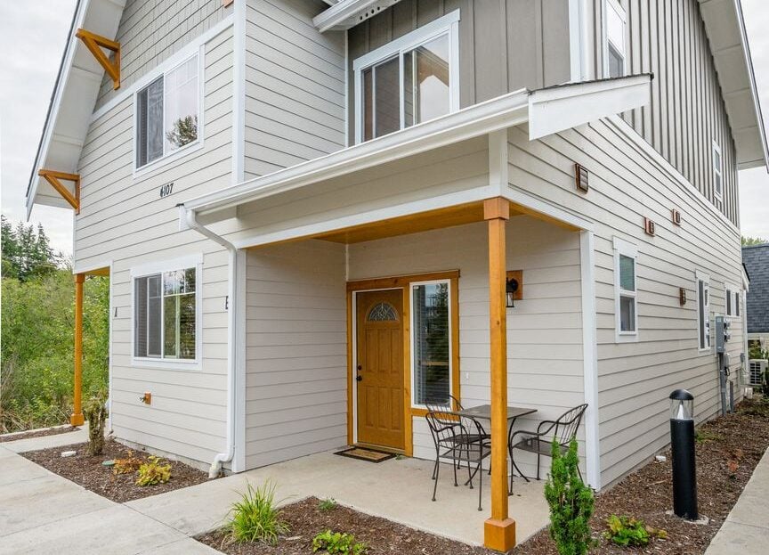 4101 Stonecrest Court - Bellingham - Washington - 2 bed, 1.5 bath rental property