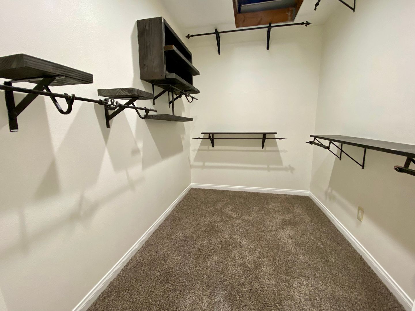 4130 Carrizal Road - Los Angeles - California - 4 bed, 3.5 bath rental property