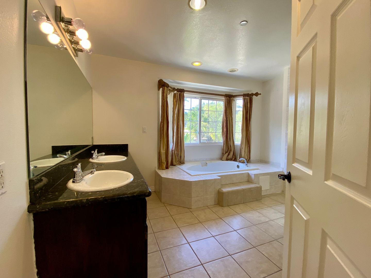 4130 Carrizal Road - Los Angeles - California - 4 bed, 3.5 bath rental property