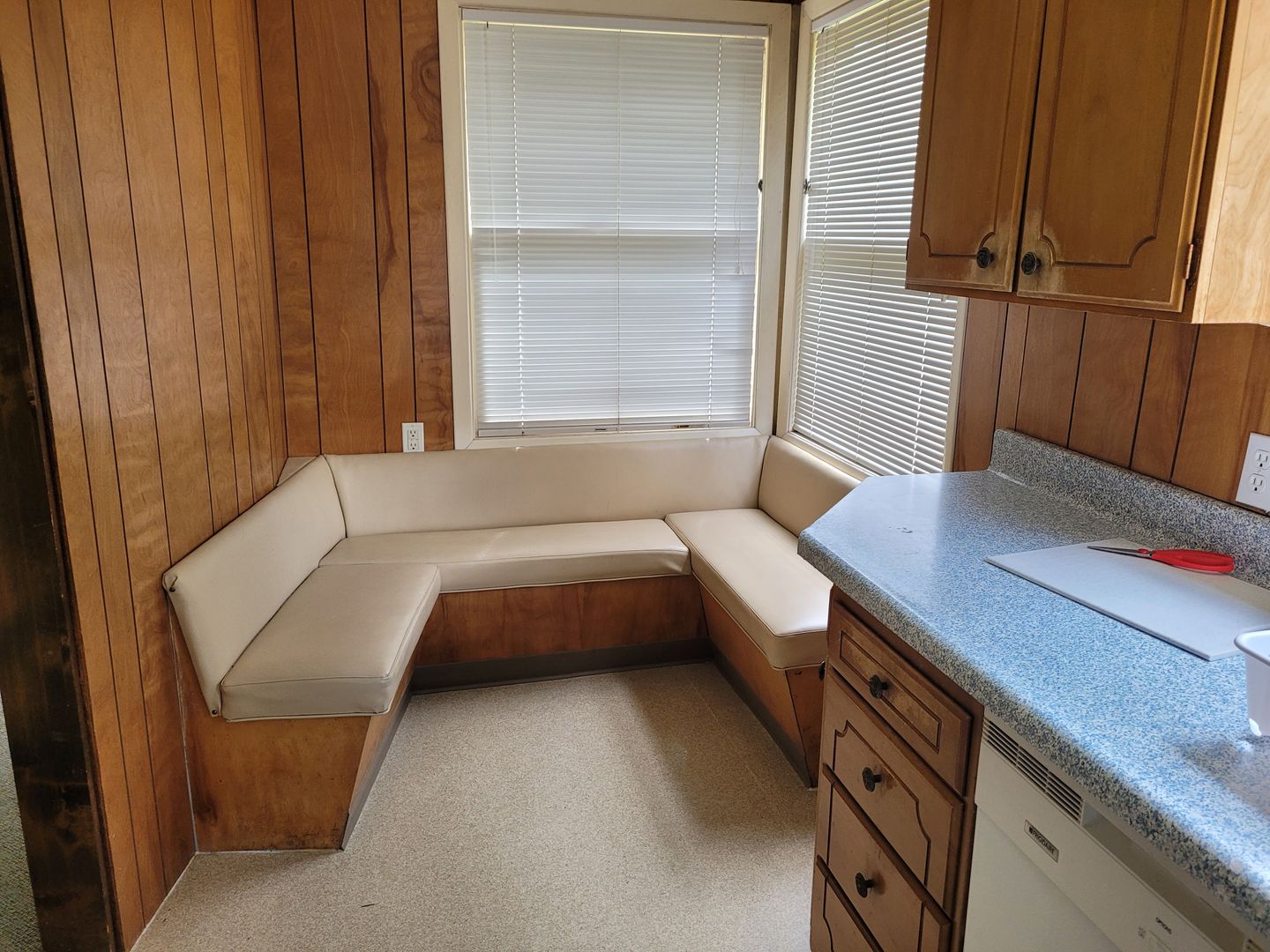 425 SW Maplecrest Drive Room 1 - Portland - Oregon - 1 bed, 1 bath rental property