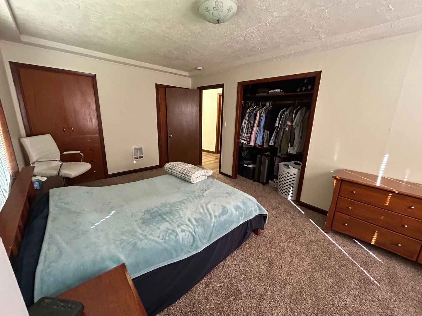 425 SW Maplecrest Drive Room 1 - Portland - Oregon - 1 bed, 1 bath rental property