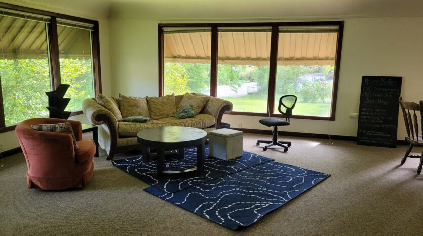 425 SW Maplecrest Drive Room 1 - Portland - Oregon - 1 bed, 1 bath rental property