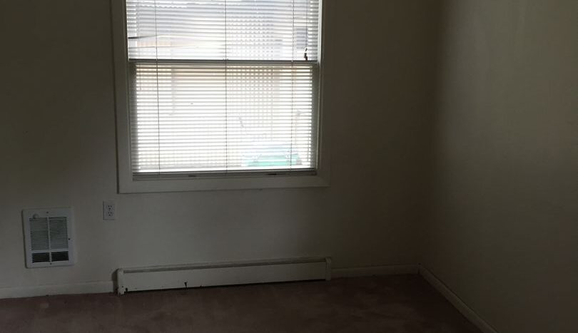 425 SW Maplecrest Drive Room 2 - Portland - Oregon - 1 bed, 1 bath rental property