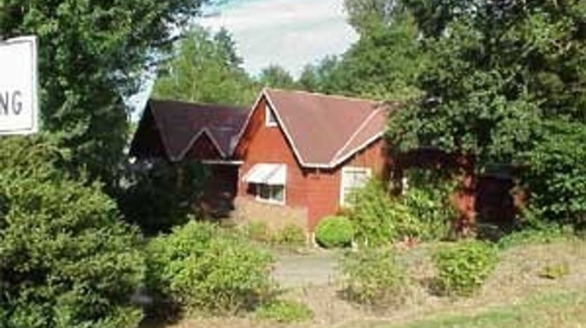 425 SW Maplecrest Drive Room 2 - Portland - Oregon - 1 bed, 1 bath rental property