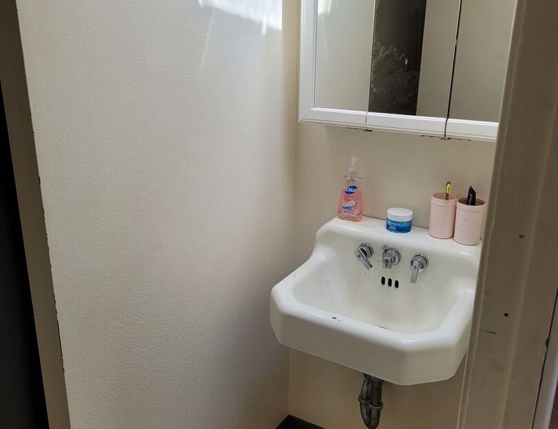 425 SW Maplecrest Drive Room 2 - Portland - Oregon - 1 bed, 1 bath rental property