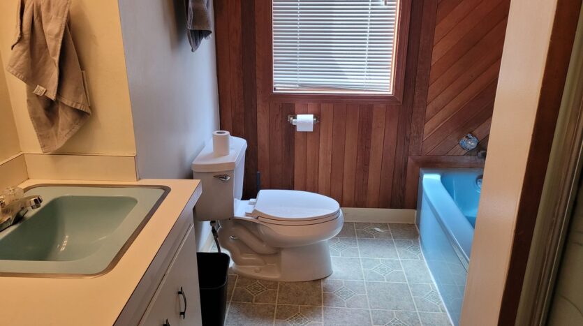 425 SW Maplecrest Drive Room 2 - Portland - Oregon - 1 bed, 1 bath rental property