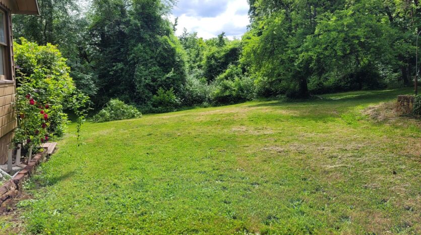 425 SW Maplecrest Drive Room 2 - Portland - Oregon - 1 bed, 1 bath rental property