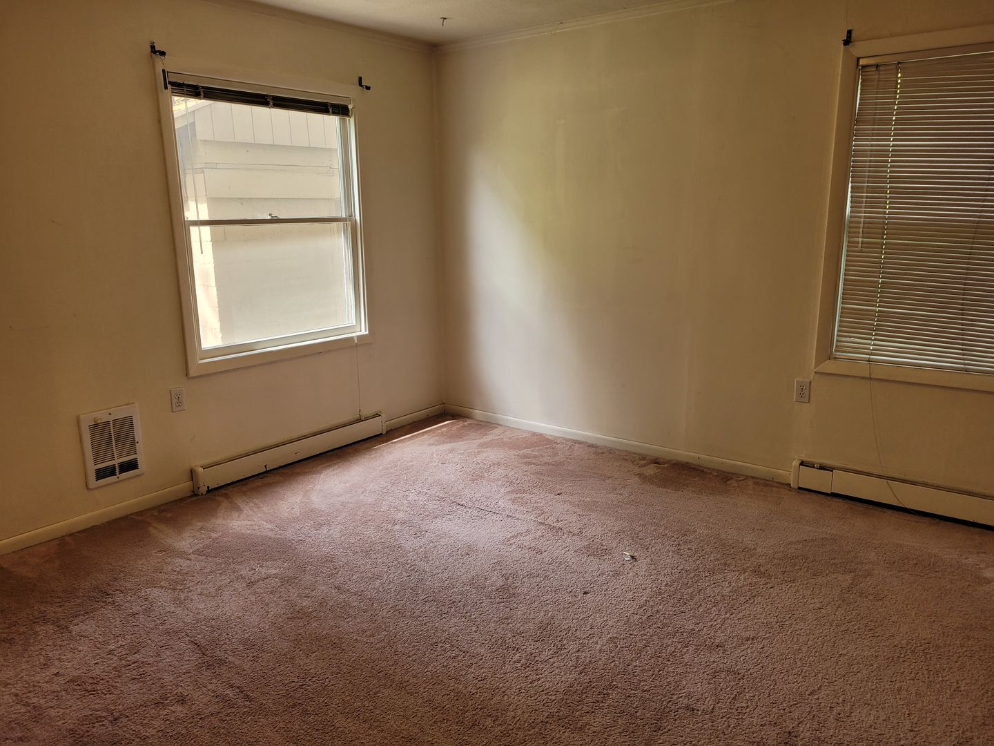 425 SW Maplecrest Drive Room 2 - Portland - Oregon - 1 bed, 1 bath rental property