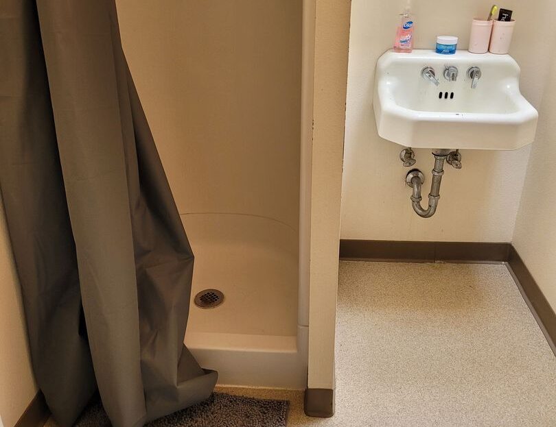 425 SW Maplecrest Drive Room 2 - Portland - Oregon - 1 bed, 1 bath rental property