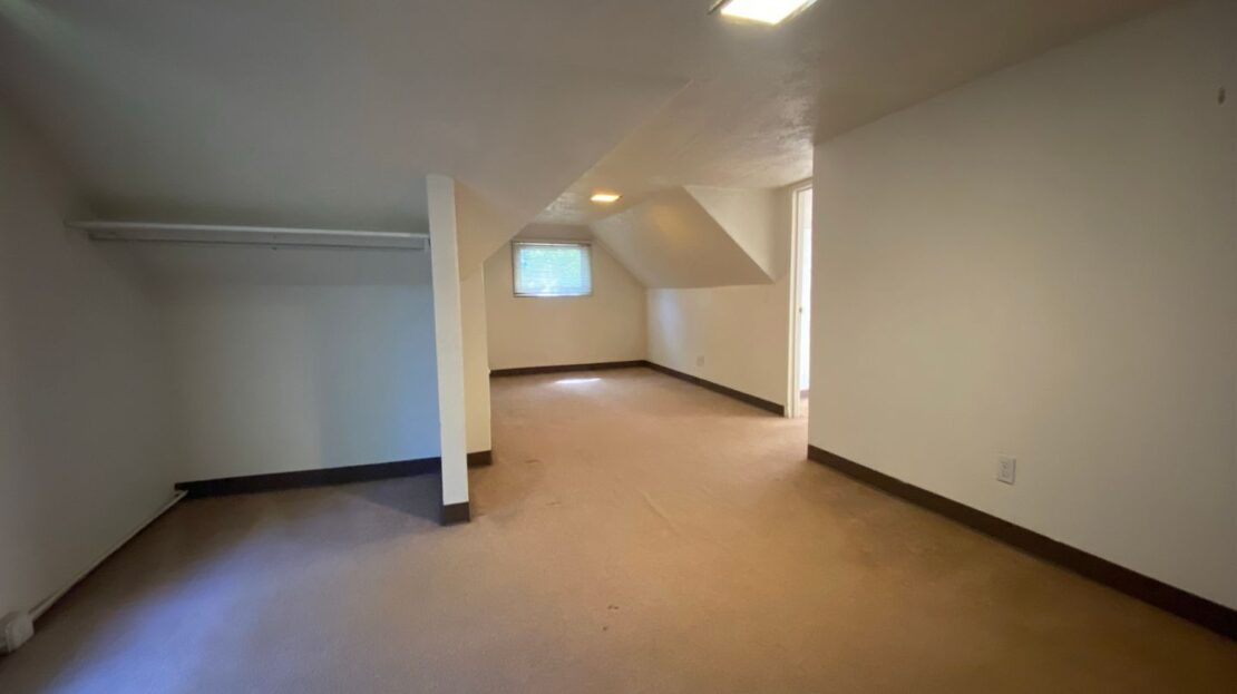 425 SW Maplecrest Drive Room 4 - Portland - Oregon - 1 bed, 1 bath rental property
