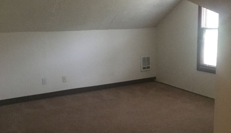 425 SW Maplecrest Drive Room 4 - Portland - Oregon - 1 bed, 1 bath rental property