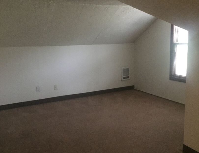 425 SW Maplecrest Drive Room 4 - Portland - Oregon - 1 bed, 1 bath rental property