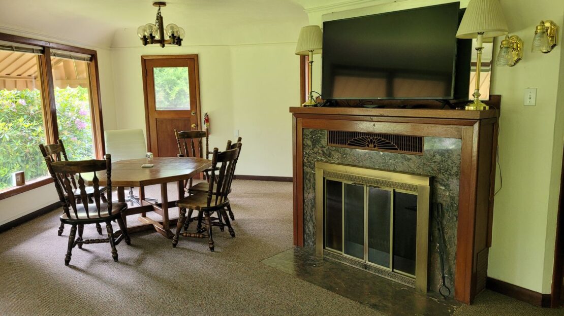 425 SW Maplecrest Drive Room 4 - Portland - Oregon - 1 bed, 1 bath rental property