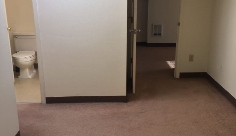 425 SW Maplecrest Drive Room 4 - Portland - Oregon - 1 bed, 1 bath rental property