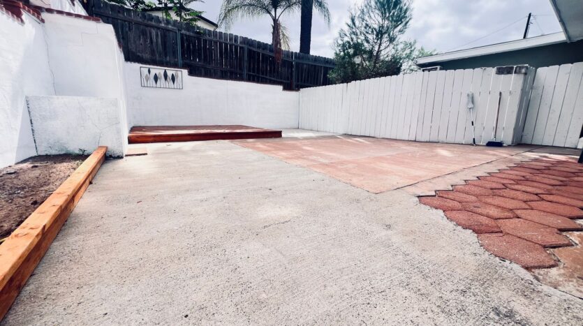 428 S Date St - Escondido - California - 2 bed, 1 bath rental property