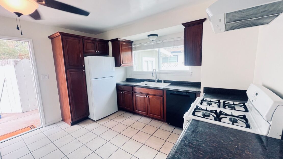 428 S Date St - Escondido - California - 2 bed, 1 bath rental property