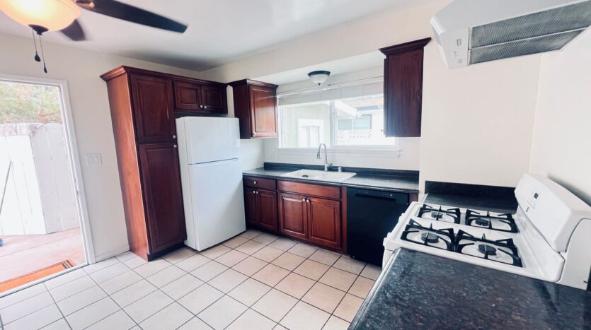 428 S Date St - Escondido - California - 2 bed, 1 bath rental property