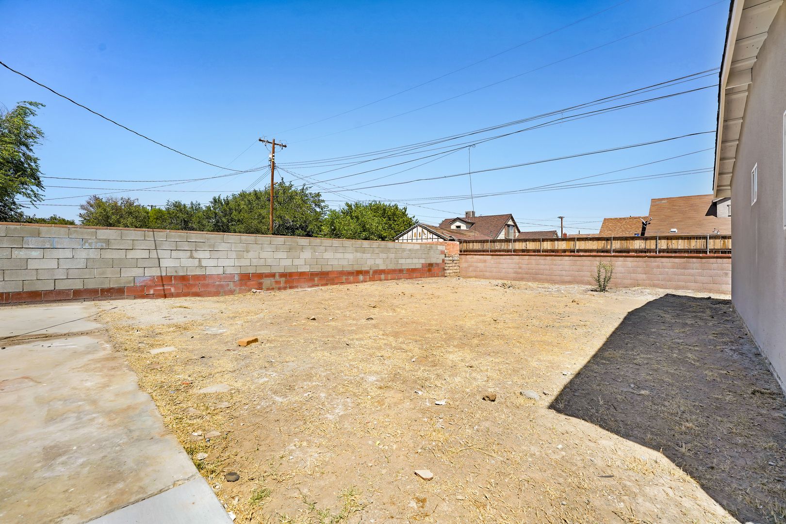 44014 Hoban Ave. - Lancaster - California - 4 bed, 1.5 bath rental property