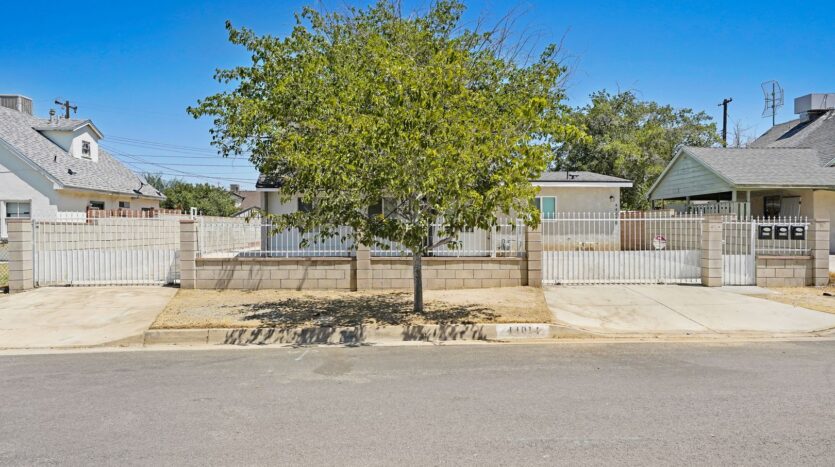 44014 Hoban Ave. - Lancaster - California - 4 bed, 1.5 bath rental property