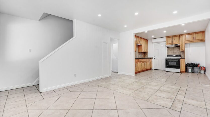 44014 Hoban Ave. - Lancaster - California - 4 bed, 1.5 bath rental property