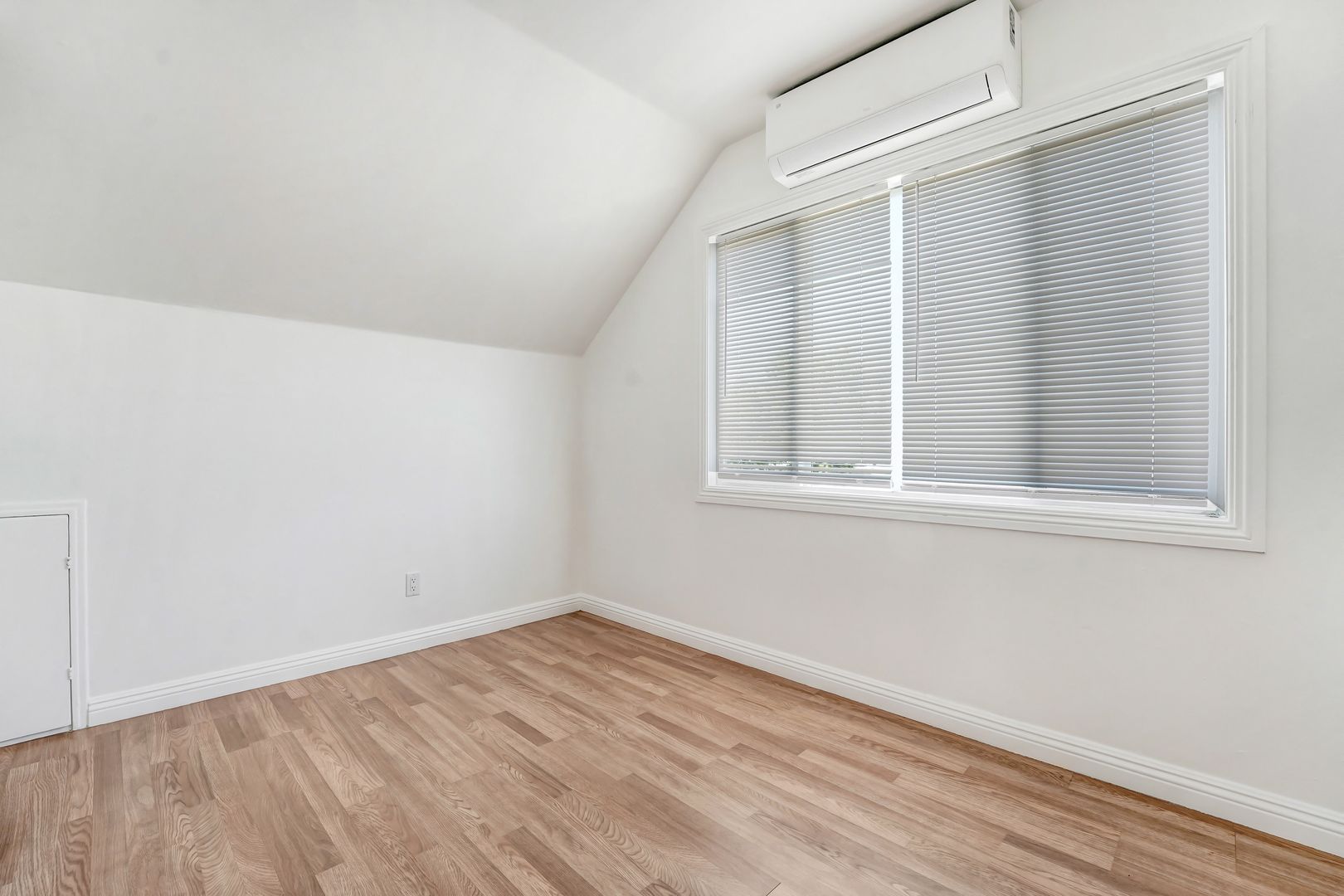 44014 Hoban Ave. - Lancaster - California - 4 bed, 1.5 bath rental property