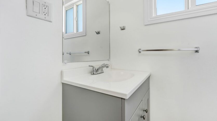 44014 Hoban Ave. - Lancaster - California - 4 bed, 1.5 bath rental property