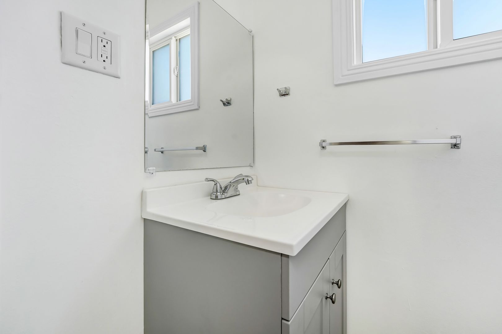 44014 Hoban Ave. - Lancaster - California - 4 bed, 1.5 bath rental property