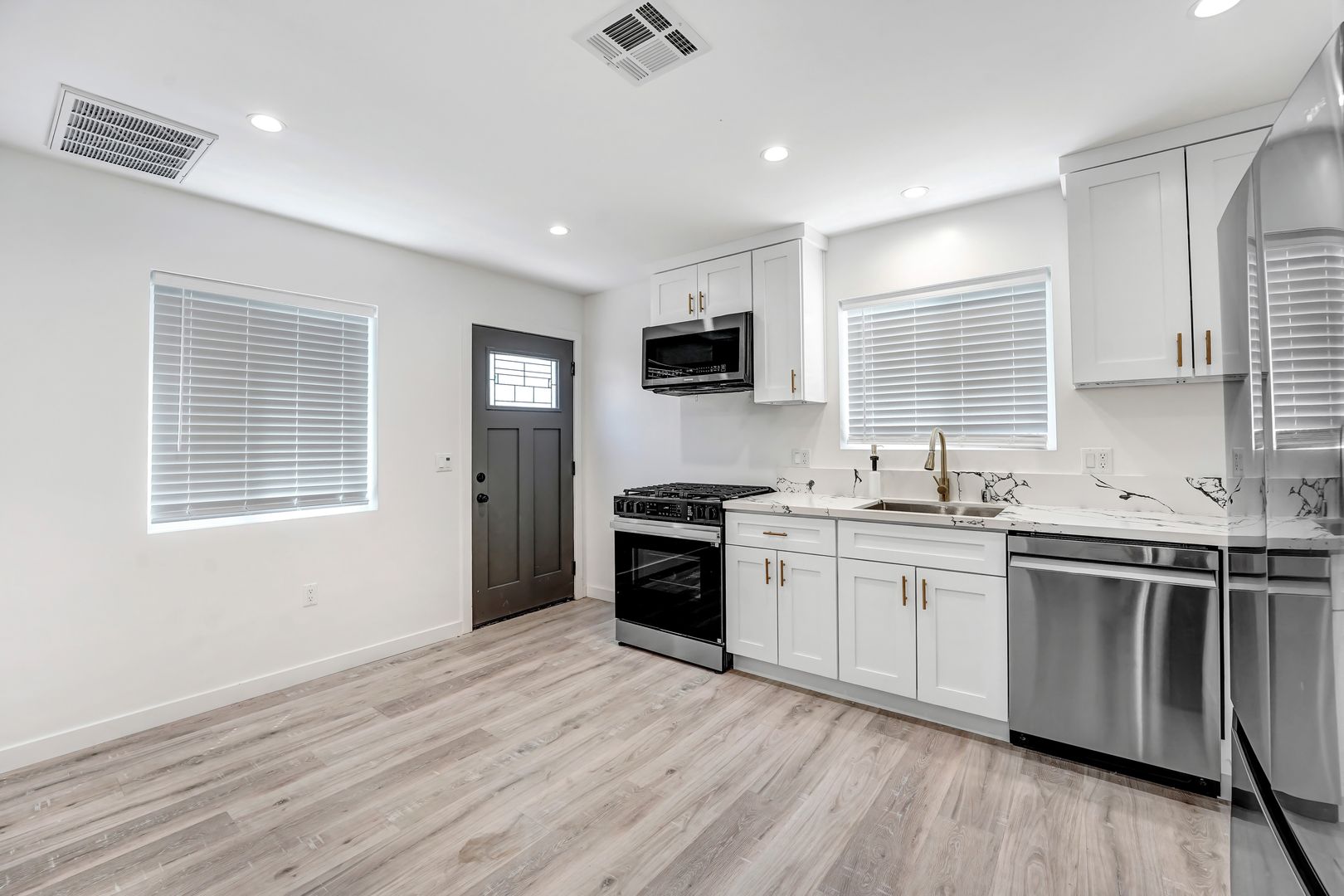 44014 Hoban Ave. - Lancaster - California - 1 bed, 1 bath rental property