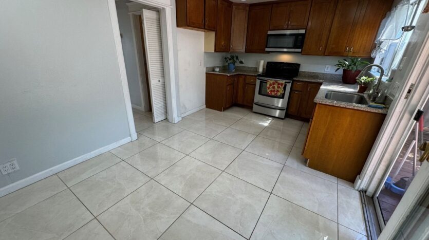 4428 Viejo Way - Union City - California - 2 bed, 1.5 bath rental property