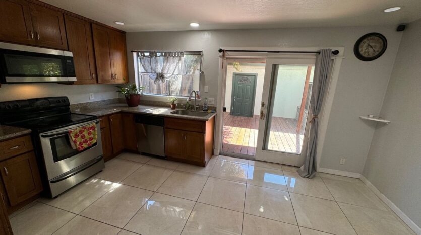 4428 Viejo Way - Union City - California - 2 bed, 1.5 bath rental property