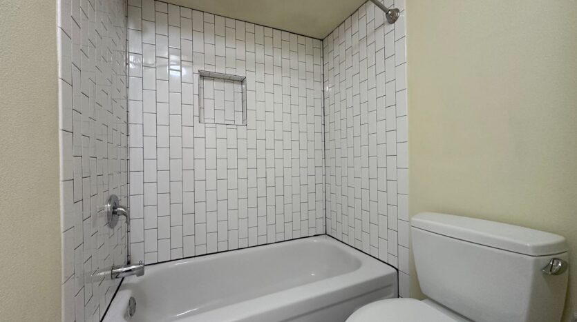 4620 NE Broadway Street - Portland - Oregon - 1 bed, 1 bath rental property