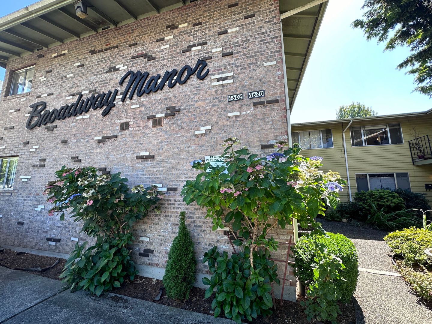 4620 NE Broadway Street - Portland - Oregon - 1 bed, 1 bath rental property