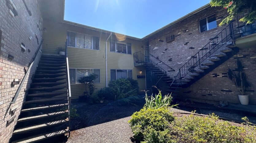 4620 NE Broadway Street - Portland - Oregon - 1 bed, 1 bath rental property