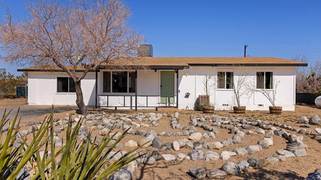 4835 Avenida La Flora Desierta  - Joshua Tree - California - 3 bed, 2 bath rental property