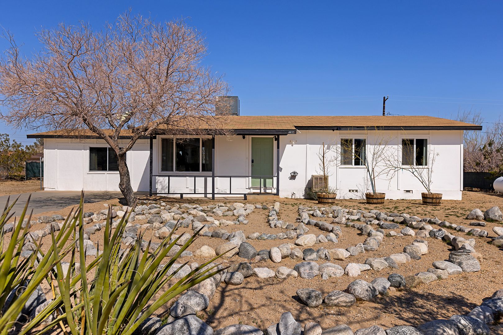 4835 Avenida La Flora Desierta