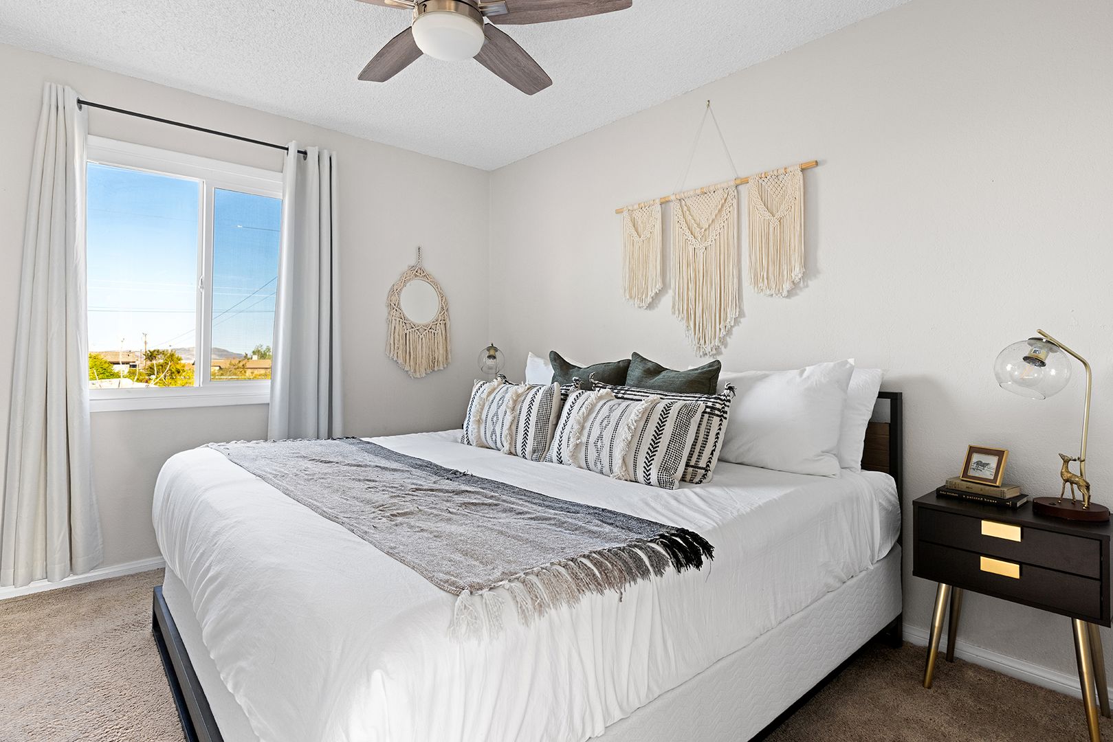 4835 Avenida La Flora Desierta  - Joshua Tree - California - 3 bed, 2 bath rental property