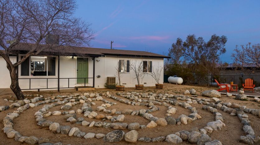 4835 Avenida La Flora Desierta  - Joshua Tree - California - 3 bed, 2 bath rental property