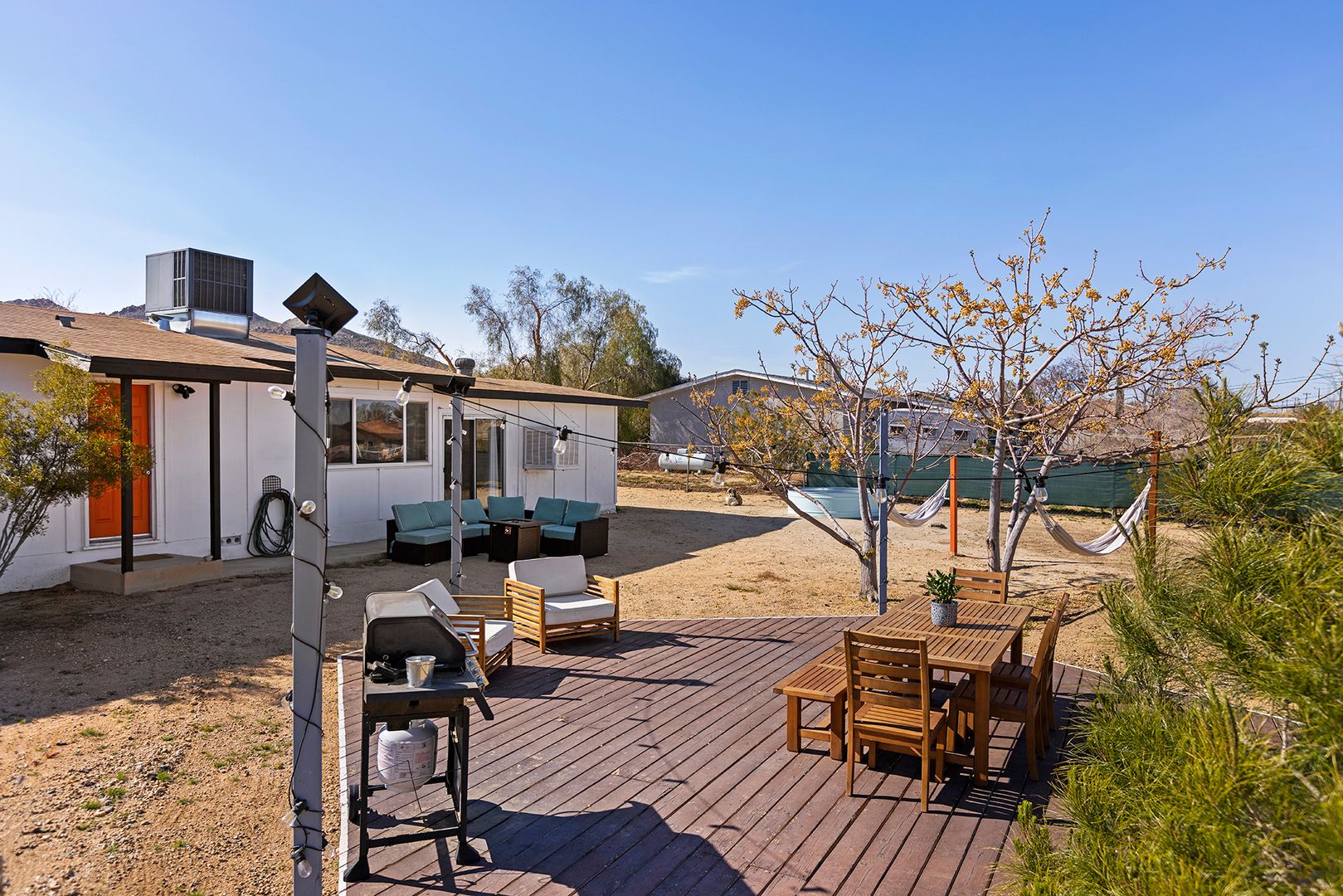 4835 Avenida La Flora Desierta  - Joshua Tree - California - 3 bed, 2 bath rental property
