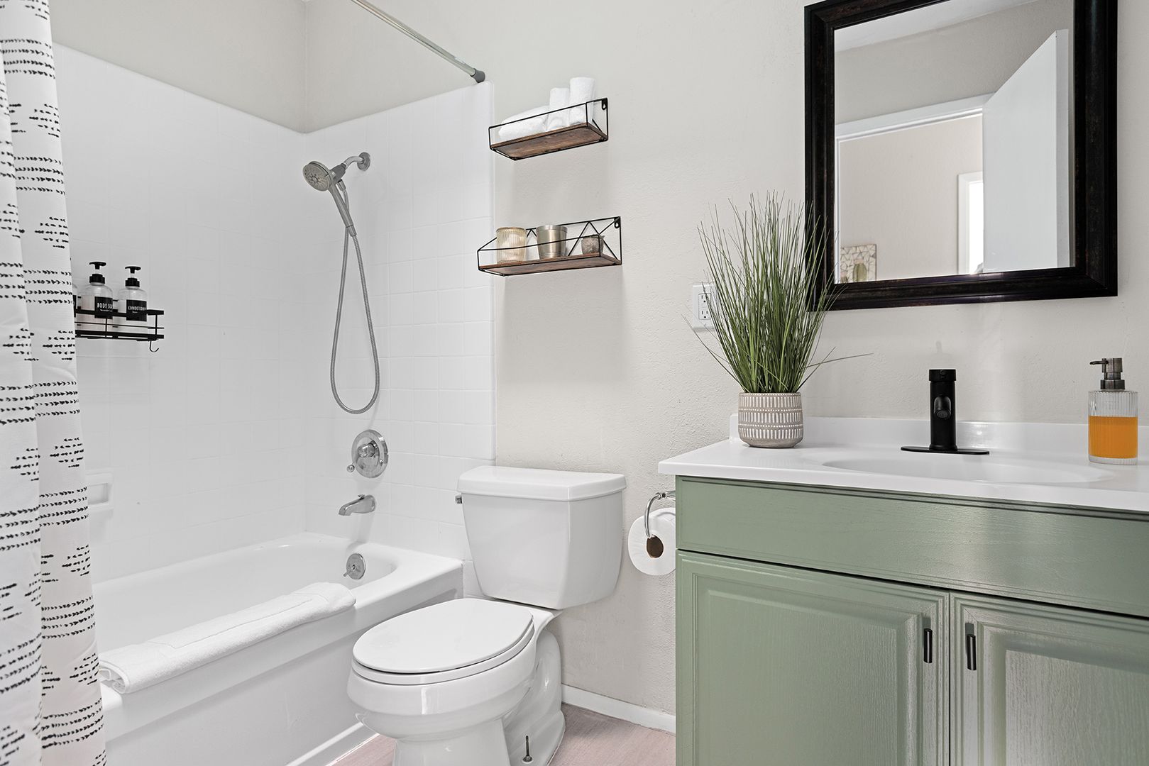 4835 Avenida La Flora Desierta  - Joshua Tree - California - 3 bed, 2 bath rental property