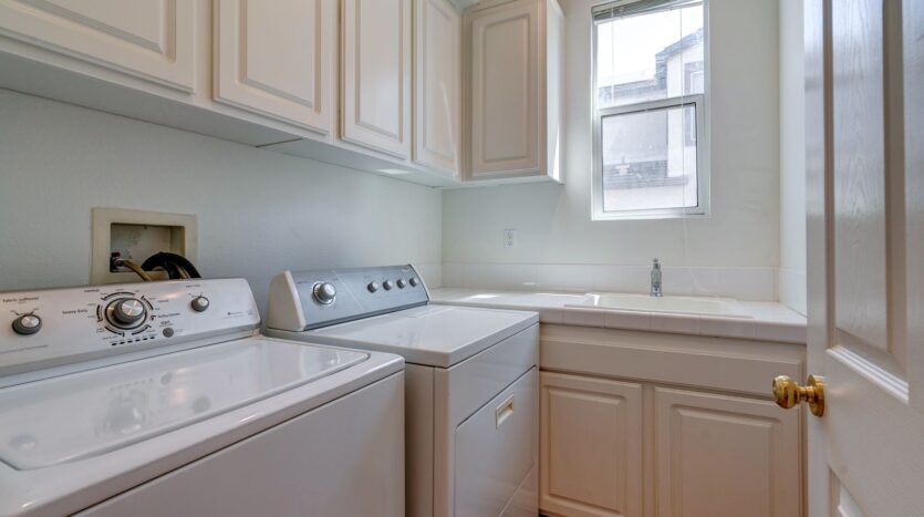 4896 Via Bella - Thousand Oaks - California - 4 bed, 3 bath rental property