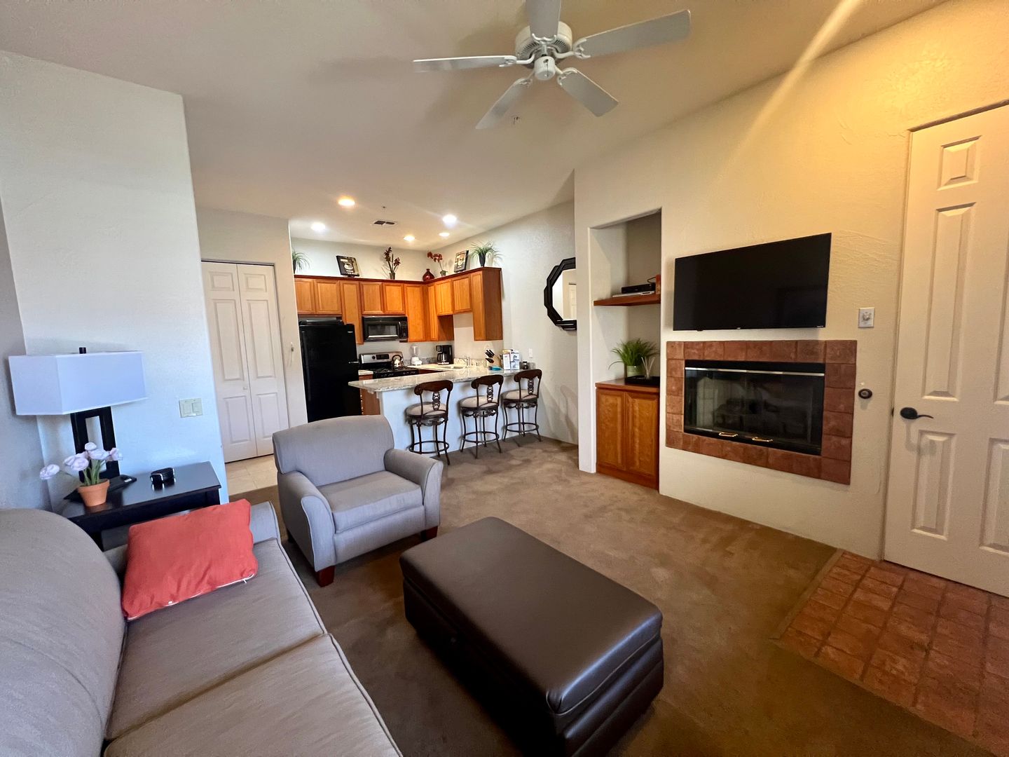 50600 Santa Rosa Plaza Apt 1 - La Quinta - California - 1 bed, 1 bath rental property
