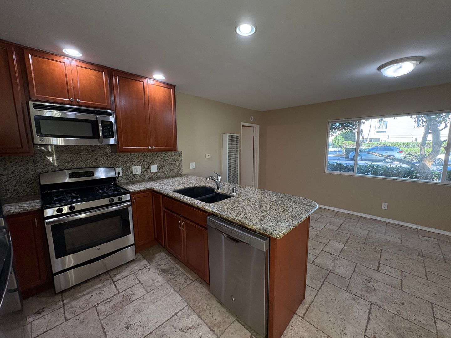 5065 W. Point Loma Blvd -A - San Diego - California - 1 bed, 1 bath rental property