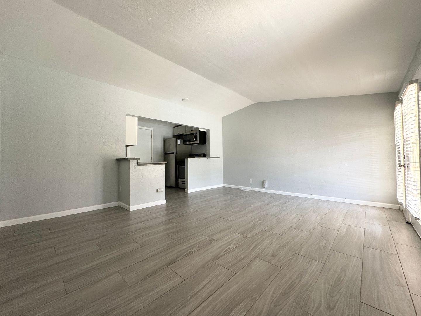 511 East Chuckwalla Rd - Unit 4  - Palm Springs - California - 1 bed, 1 bath rental property