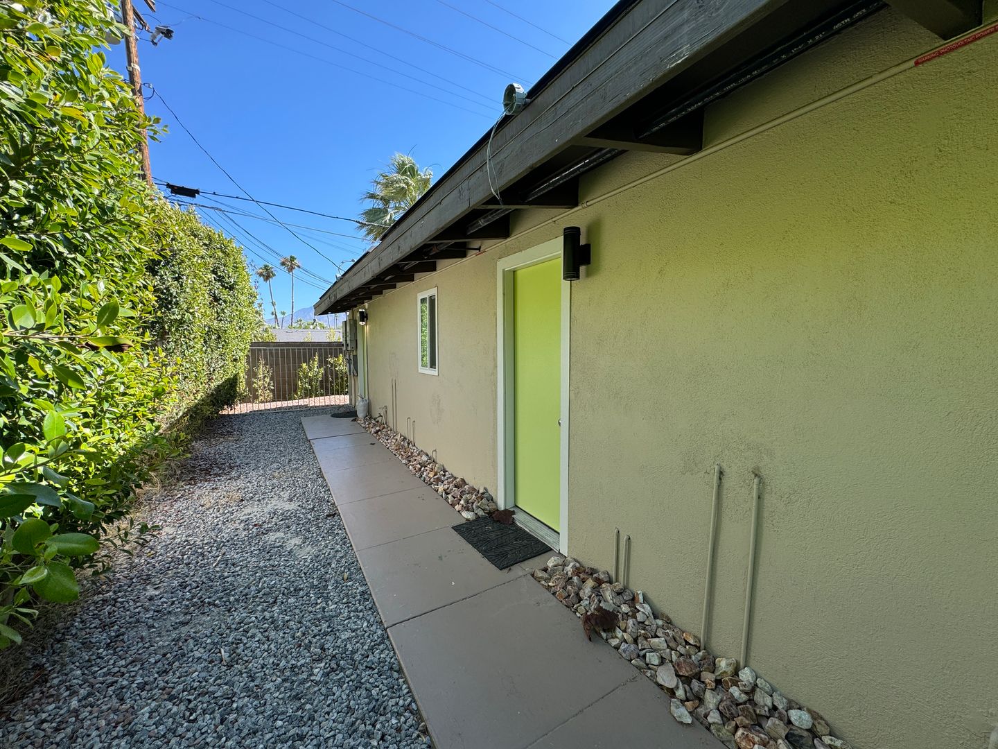 511 East Chuckwalla Rd - Unit 4  - Palm Springs - California - 1 bed, 1 bath rental property