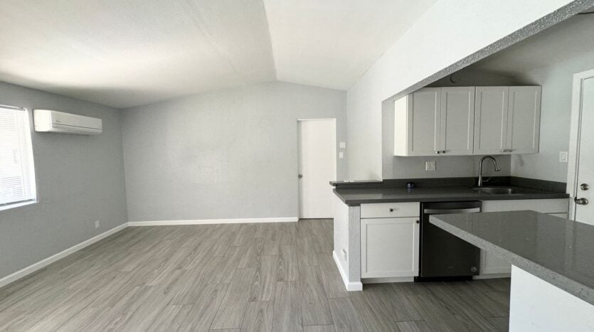511 East Chuckwalla Rd - Unit 4  - Palm Springs - California - 1 bed, 1 bath rental property