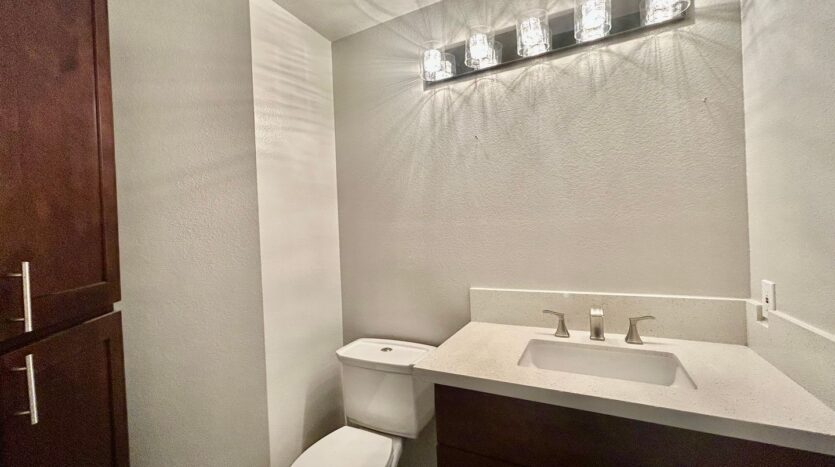 519 E Hazel Street, Unit 18 - Inglewood - California - 3 bed, 2.5 bath rental property