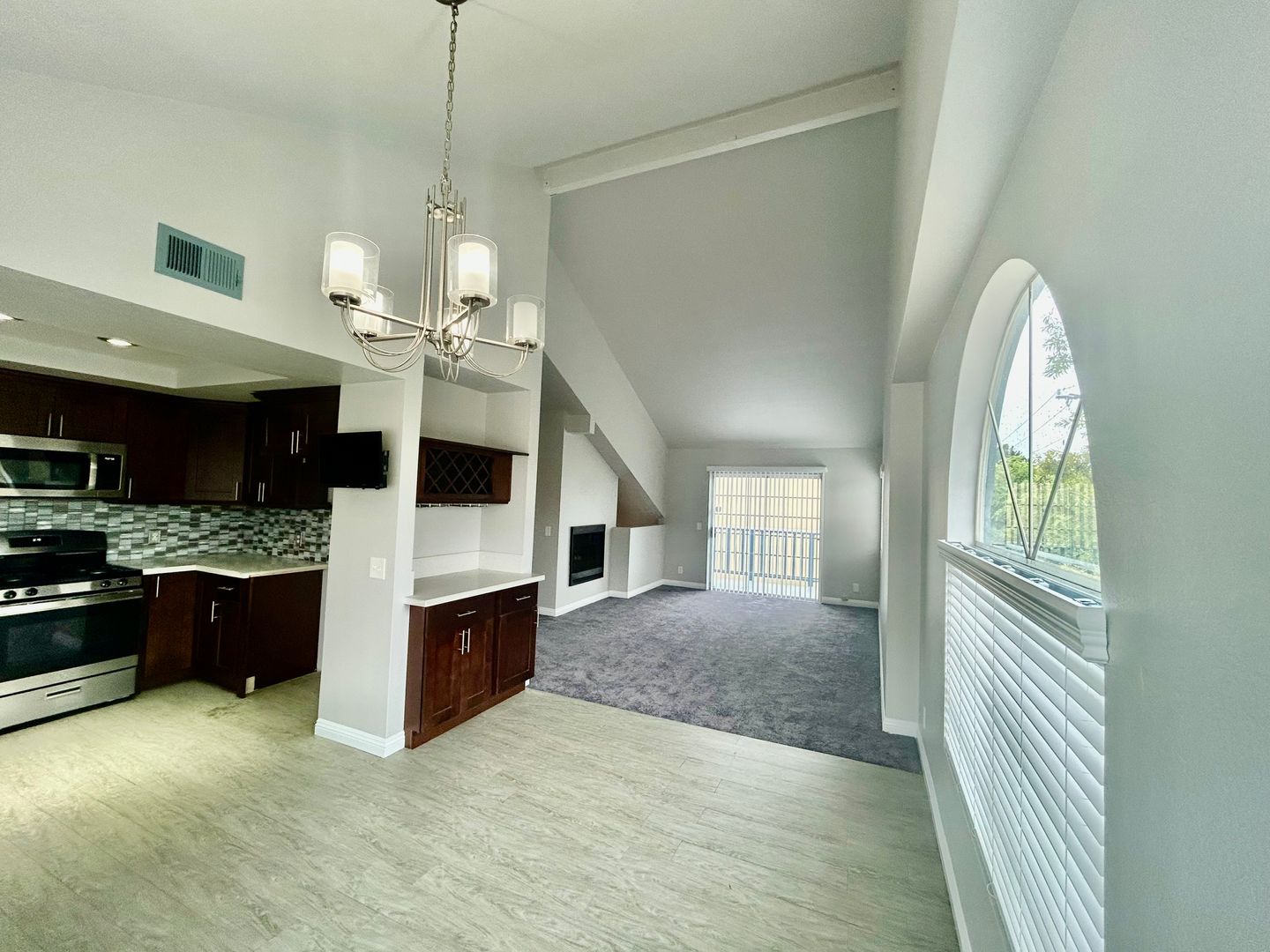 519 E Hazel Street, Unit 18 - Inglewood - California - 3 bed, 2.5 bath rental property