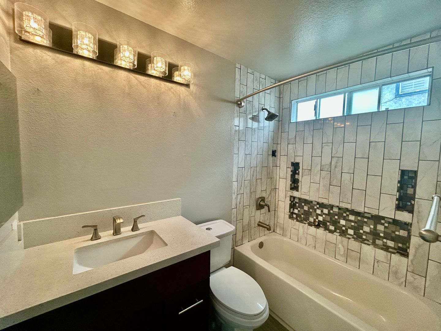 519 E Hazel Street, Unit 18 - Inglewood - California - 3 bed, 2.5 bath rental property