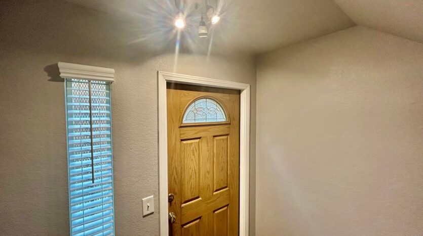 519 E Hazel Street, Unit 18 - Inglewood - California - 3 bed, 2.5 bath rental property